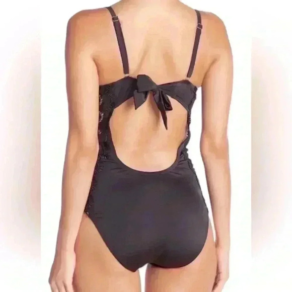 A. CHE Lace Black One Piece Swimsuit Women’s Size 6 - Picture 2 of 8